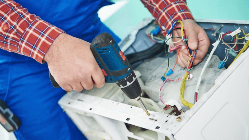 Köprübaşı Uğur Uğur çamaşır makinesi kart tamiri – Su almama arızası orijinal parça ile giderildi. - Teknik servis örneği